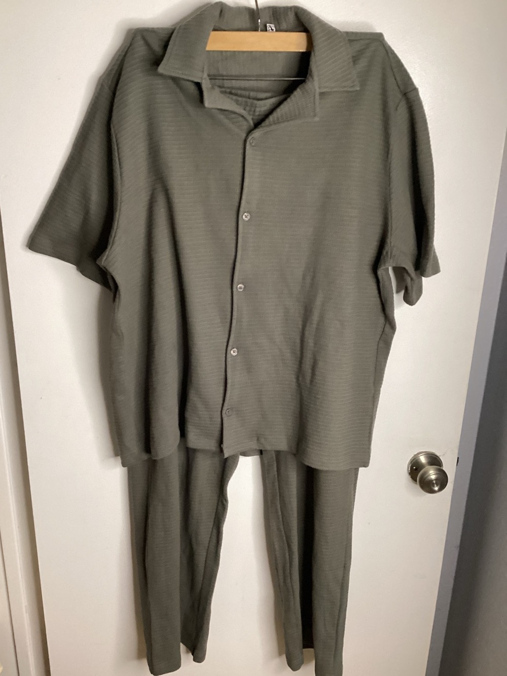 ASOS Olive Green Cotton Short Sleeve Button-Up Top and Matching Pants Set L